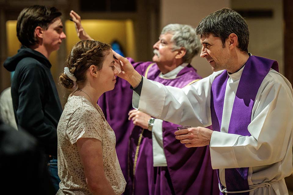 Ash Wednesday Mass was held at St. Francis Xavier College Church on Wednesday, Feb. 22, 2023. Photo by Sarah Conroy.