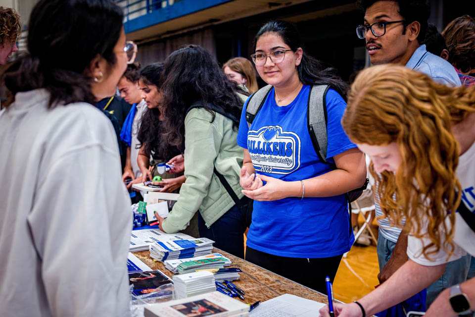 Students explore clubs and service organizations during the Student Involvement Fair on Saturday, Sept. 9. Photo by Sarah Conroy.