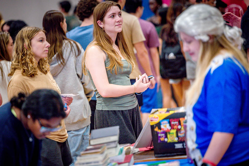 Students explore clubs and service organizations during the Student Involvement Fair on Saturday, Sept. 9. Photo by Sarah Conroy.