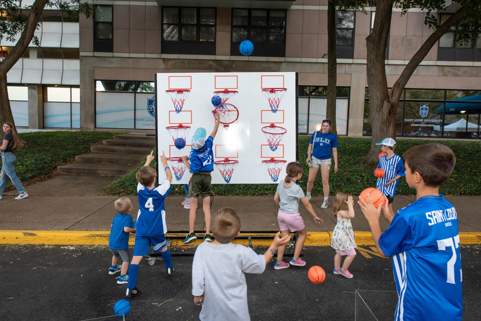 A number of activities were held for families at the Homecoming and Family Weekend Pregame Celebration. Photo by Luke Yamnitz.