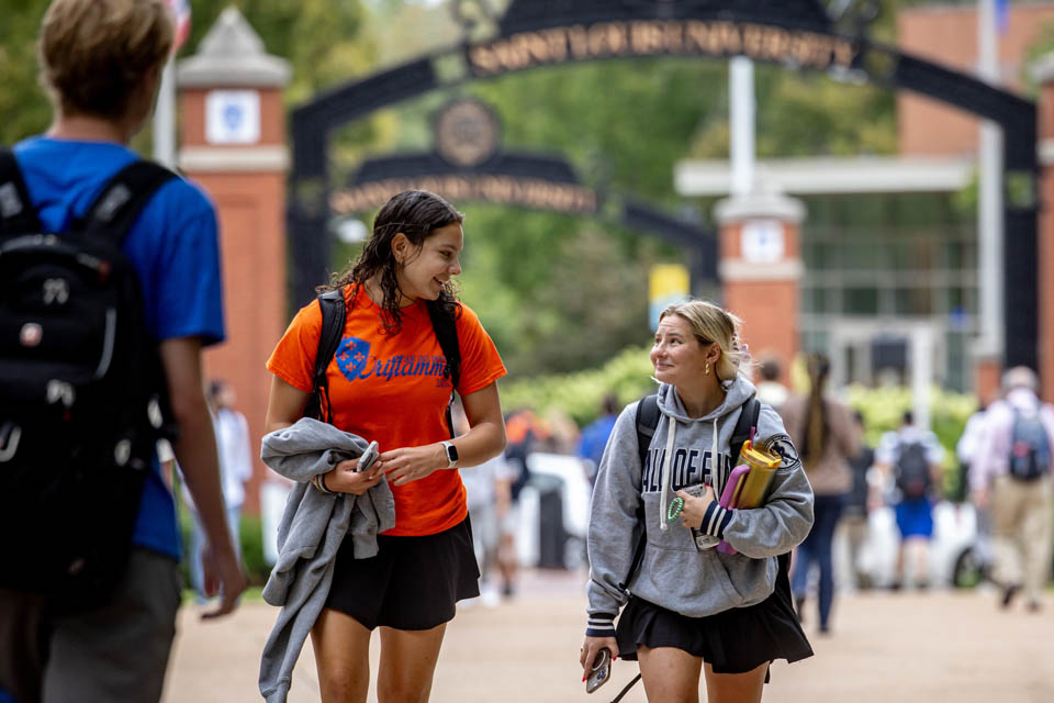 Students walk to class on the first day of the fall semester on Wednesday, Aug. 21, 2024. Photo by Sarah Conroy. 