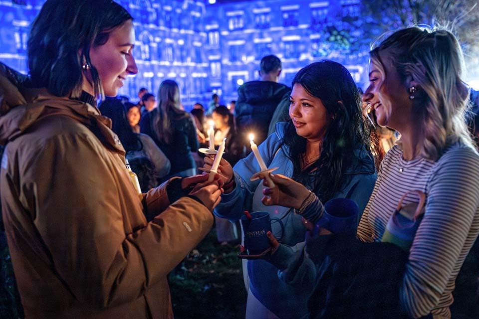 Christmas on the Quad attendees enjoy the festivities. Photo by Sarah Conroy.