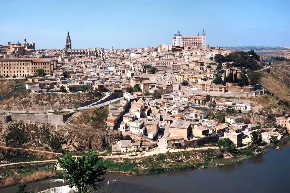 Main view of the city of Toledo and the Tajo river.