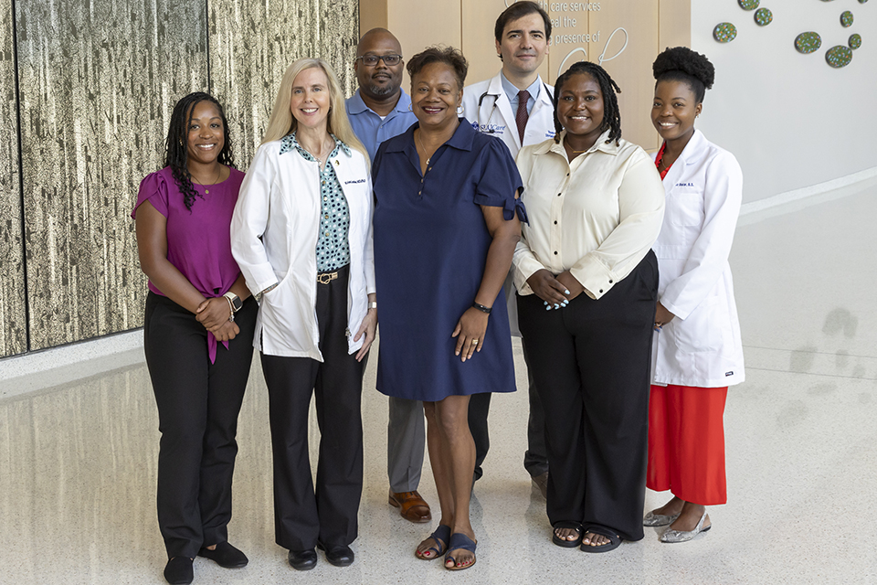 
Saint Louis University School of Medicine researchers led by Krista Lentine, M.D., Ph.D., professor of medicine, will assess how the use of genetic testing may mitigate racial disparities in the health outcomes of people with chronic kidney disease, including organ donors and transplant recipients.