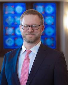 Headshot of Ken Olliff